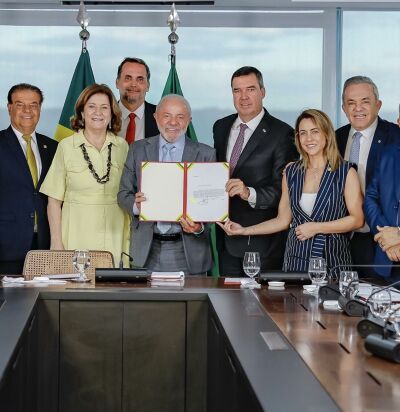 Imagem da notícia Lula, Soraya Thronicke e Riedel viabilizam mais de R$ 1 bilhão para 800 km de rodovias em MS